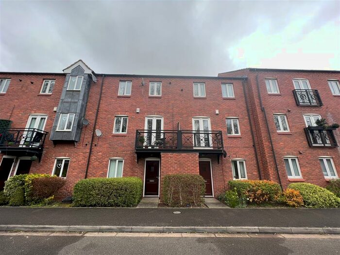 4 Bedroom Town House To Rent In Anson Close, Grantham, NG31