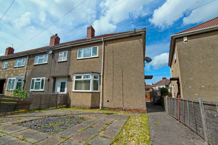 4 Bedroom Semi-Detached House To Rent In Manor Road, Fishponds, Bristol, BS16