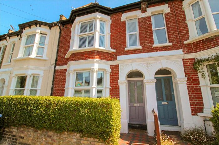 4 Bedroom Terraced House To Rent In Thornton Road, Barnet, Hertfordshire, EN5