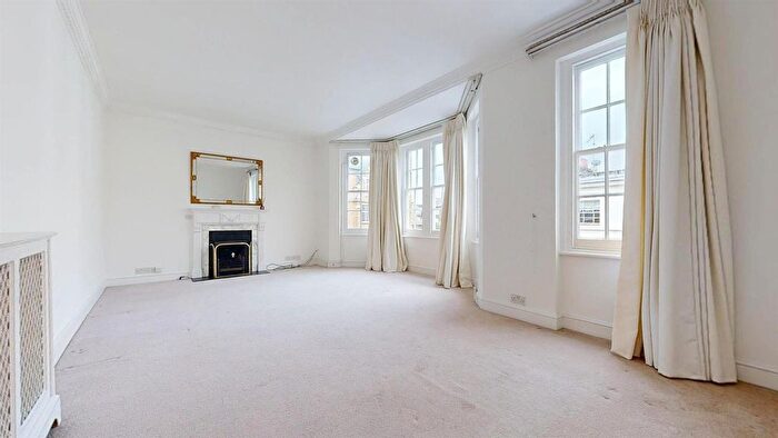 3 Bedroom Flat To Rent In Bullingham Mansions, Pitt Street, Kensington, W8