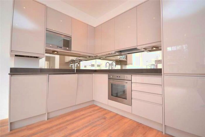 2 Bedroom Apartment To Rent In Raglan House, Queens Avenue, London, N10