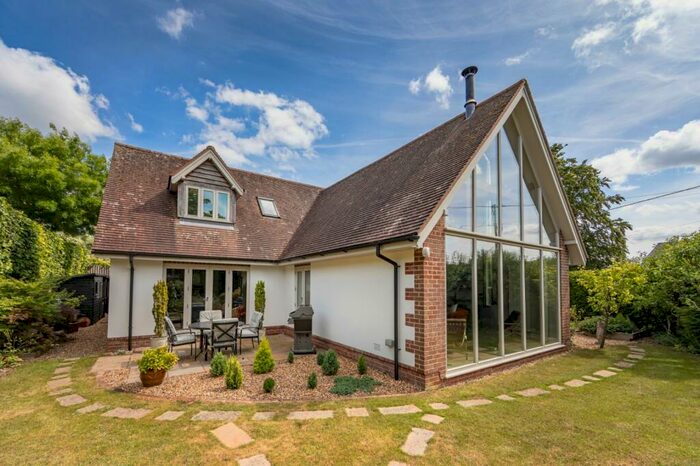 3 Bedroom Detached House For Sale In Tytherley Road, Winterslow, Salisbury, Wiltshire, SP5
