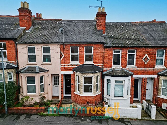 3 Bedroom Terraced House For Sale In Amherst Road, Reading, Berkshire, RG6