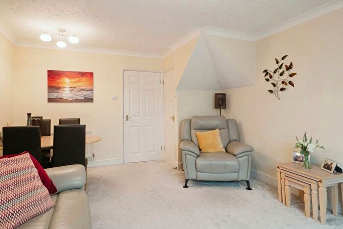 2 Bedroom Terraced House For Sale In Balmoral Close, Tamworth, B79