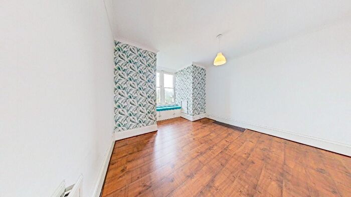 2 Bedroom Flat To Rent In Arbroath Road, Baxter Park, Dundee, DD4