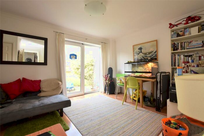 1 Bedroom Property To Rent In Hadland Road, Abingdon, Oxon, OX14