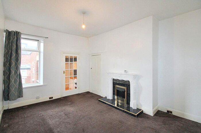 3 Bedroom Flat To Rent In Tosson Terrace, Heaton, Newcastle Upon Tyne, Tyne And Wear, NE6