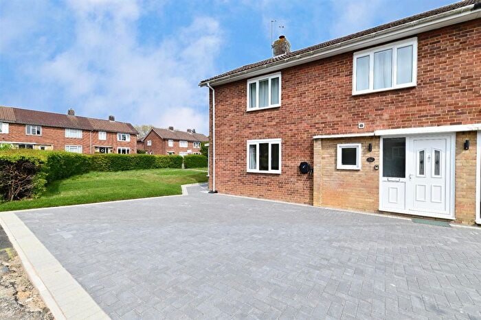 3 Bedroom End Terrace House For Sale In Lowerfield, Welwyn Garden City, AL7