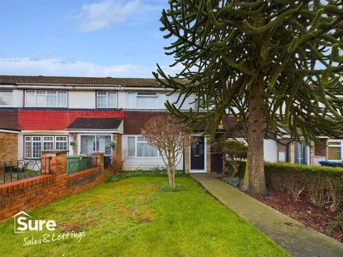 1 Bedroom Terraced House To Rent In Double Room Frome Square, Hemel Hempstead, Hertfordshire, HP2