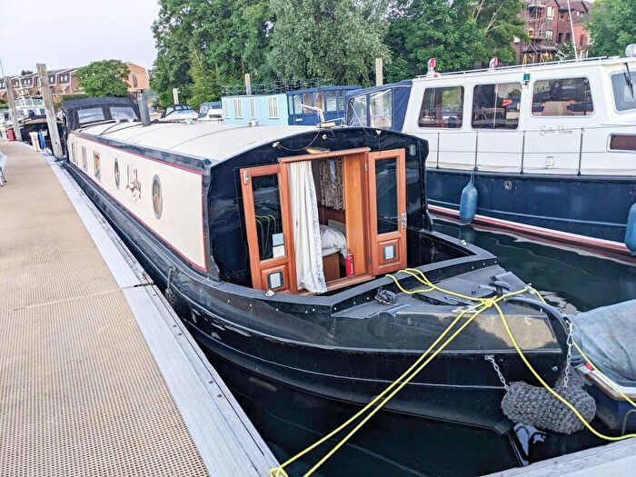 1 Bedroom House Boat For Sale In Ferry Road, Surbiton, Surrey, KT7