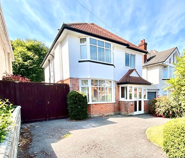 4 Bedroom Detached House For Sale In Arnewood Road, Southbourne, BH6