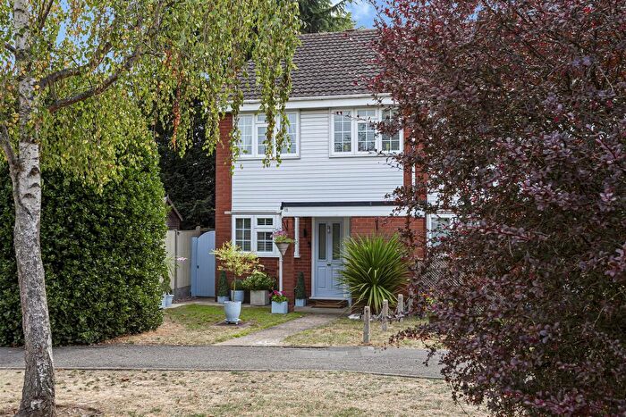3 Bedroom End Terrace House For Sale In Springfield Road, Ashford, TW15