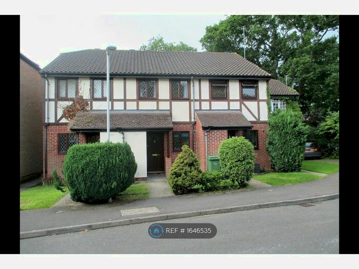 2 Bedroom Terraced House To Rent In Horseshoe Crescent, Burghfield Common, RG7
