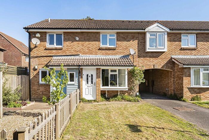 3 Bedroom Terraced House For Sale In Wheatear Drive, Petersfield, Hampshire, GU31
