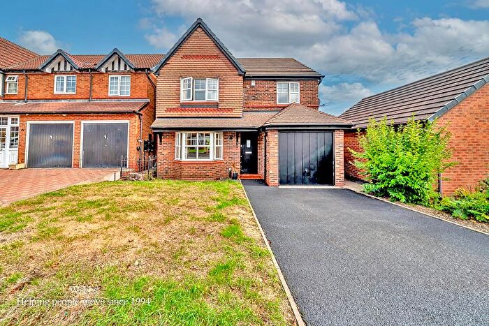 4 Bedroom Detached House For Sale In Holmbridge Grove, Shelfield, Walsall, WS4