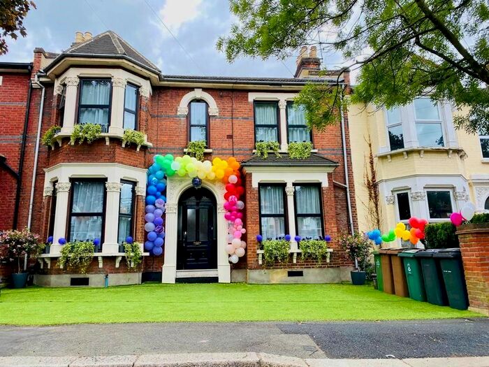 5 Bedroom Detached House To Rent In Forest Drive West, London, E11