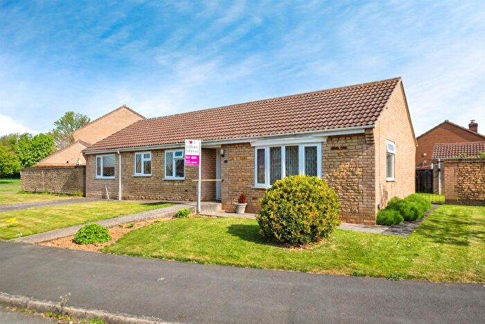 2 Bedroom Detached Bungalow For Sale In Meadow Close, Colsterworth, Grantham, NG33