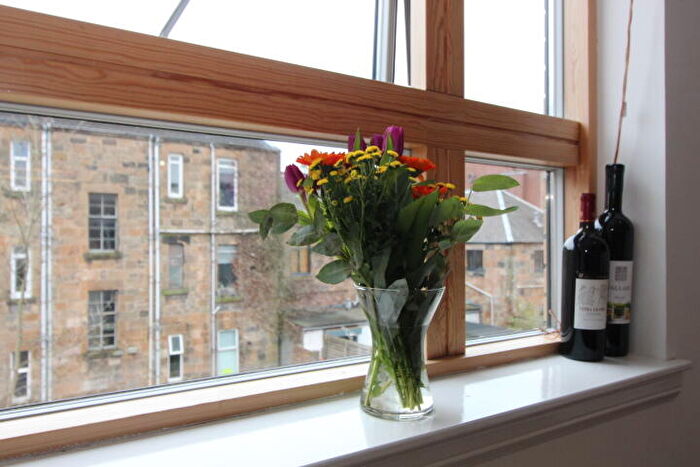 2 Bedroom Flat To Rent In Baker Street, /, Shawlands, G41