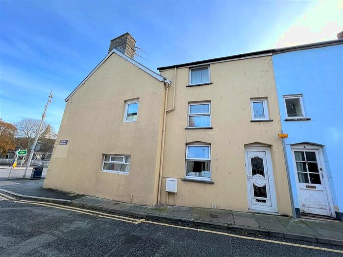 3 Bedroom Property To Rent In Grays Inn Road, Aberystwyth, SY23