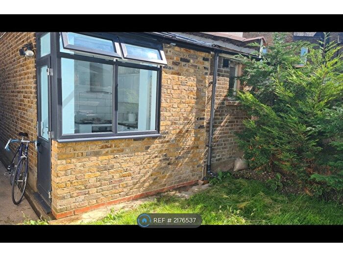 Studio To Rent In Cranbrook Road, London, IG2