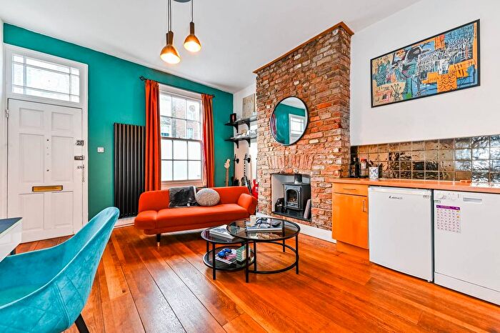 1 Bedroom Flat To Rent In St Peters Street, Angel, London, N1