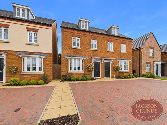 3 Bedroom Semi-Detached House For Sale In Ouiston Way, Overstone, NN6