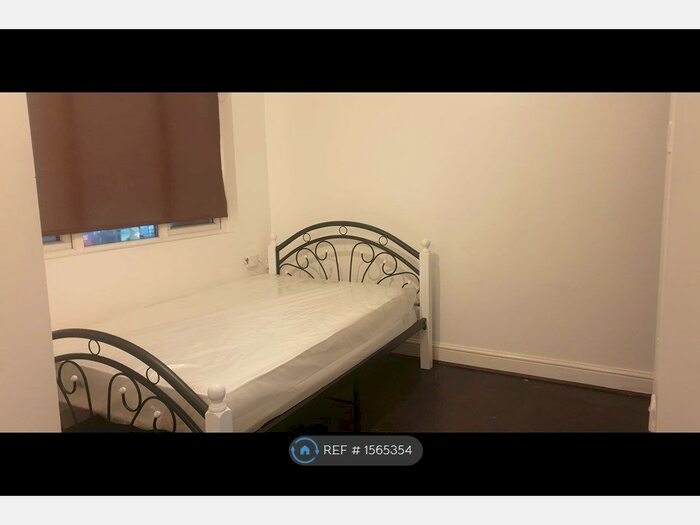 Studio To Rent In Barking Road, London, E13