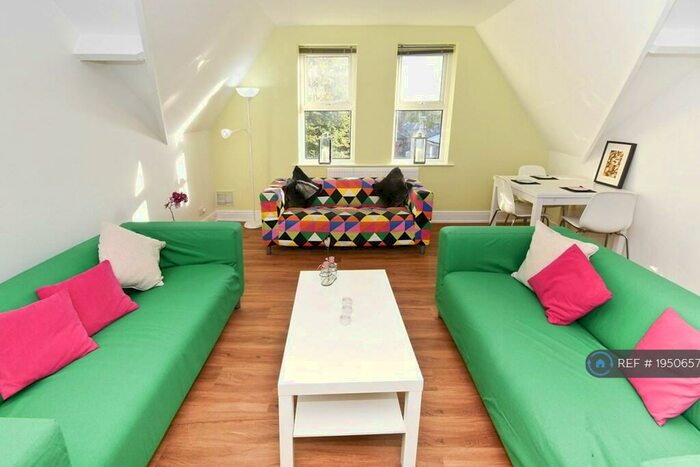 3 Bedroom Flat To Rent In Priory Place, Sheffield, S7