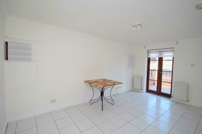 1 Bedroom Flat To Rent In Windsor Wharf, Hackney Wick, London, E9