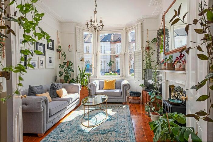 2 Bedroom Flat To Rent In Norroy Road, London, SW15