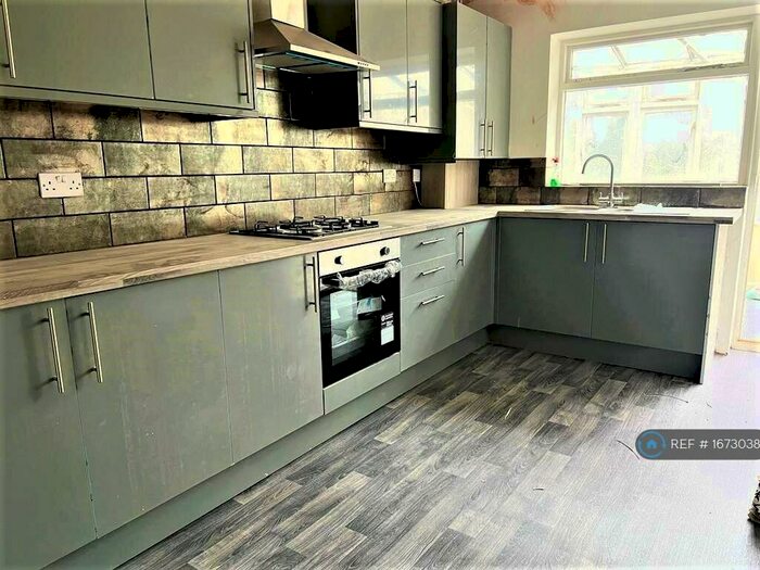 3 Bedroom Bungalow To Rent In Ainsdale Road, Leicester, LE3