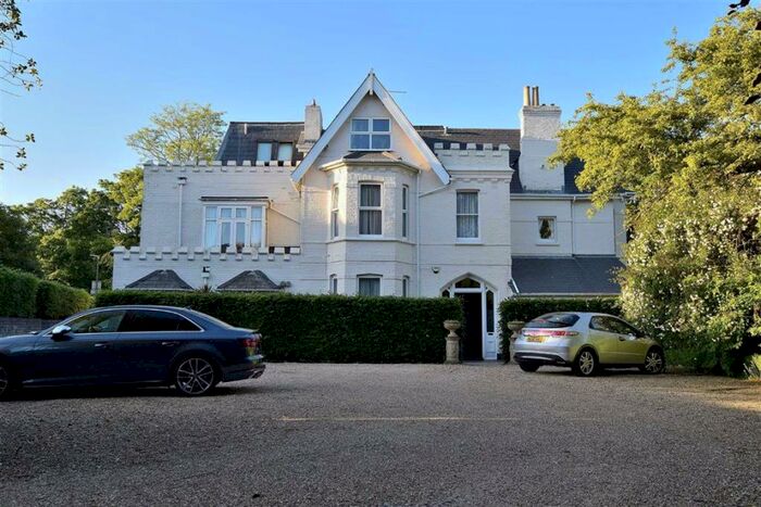 1 Bedroom Flat To Rent In Dean Park Road, Bournemouth, BH1