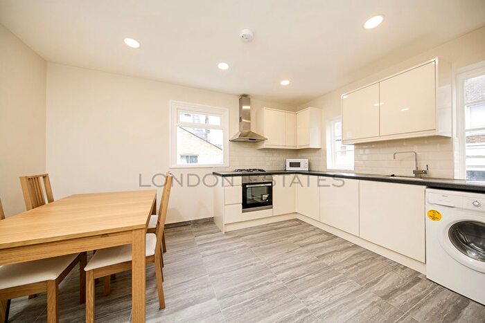 4 Bedroom Maisonette To Rent In Lavender Hill, Clapham, SW11