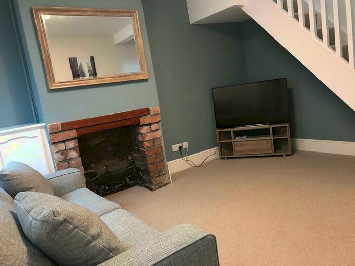 2 Bedroom End Of Terrace House To Rent In Victoria Street, Lincoln, LN1