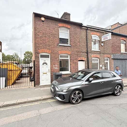 2 Bedroom End Of Terrace House To Rent In Collingdon Street, Luton, LU1