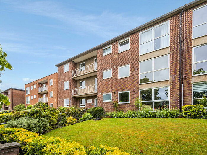 2 Bedroom Apartment To Rent In Cranes Park Avenue, KT5