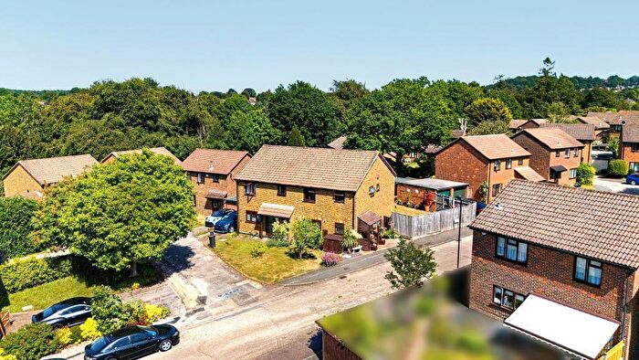 4 Bedroom Semi Detached House For Sale In Tindale Close, Sanderstead, South Croydon, CR2