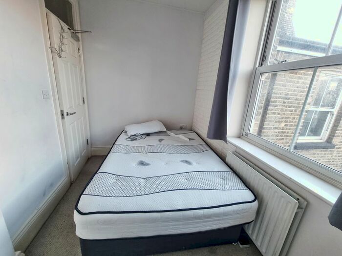 2 Bedroom Flat To Rent In Bohemia Place, Mare Street, London, E8