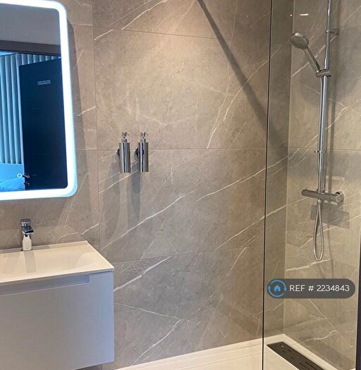 2 Bedroom Flat To Rent In Chuchill Way, Macclesfield, SK11