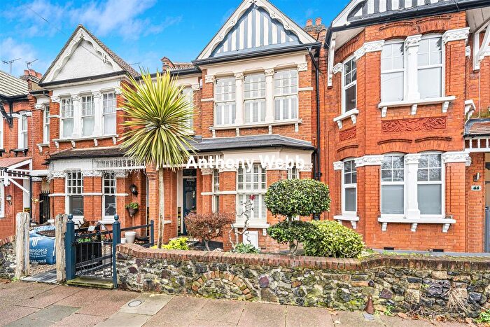 4 Bedroom Property For Sale In Lightcliffe Road, Palmers Green, N13