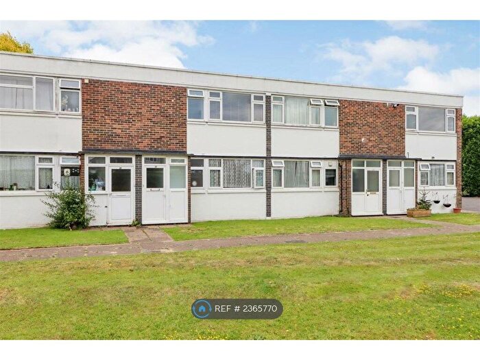 1 Bedroom Flat To Rent In Tanfield Court, Horsham, RH12