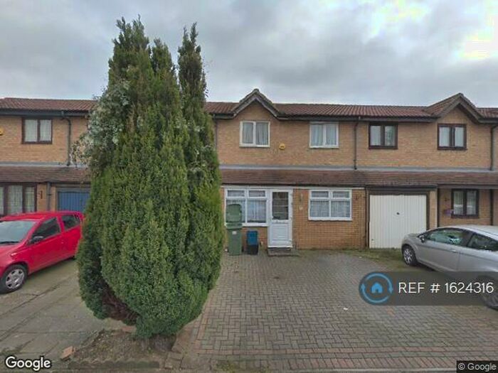 4 Bedroom Terraced House To Rent In Express Drive, Goodmayes, IG3