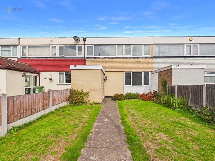 3 Bedroom Terraced House For Sale In Grandys Croft, Chelmsley Wood, B37