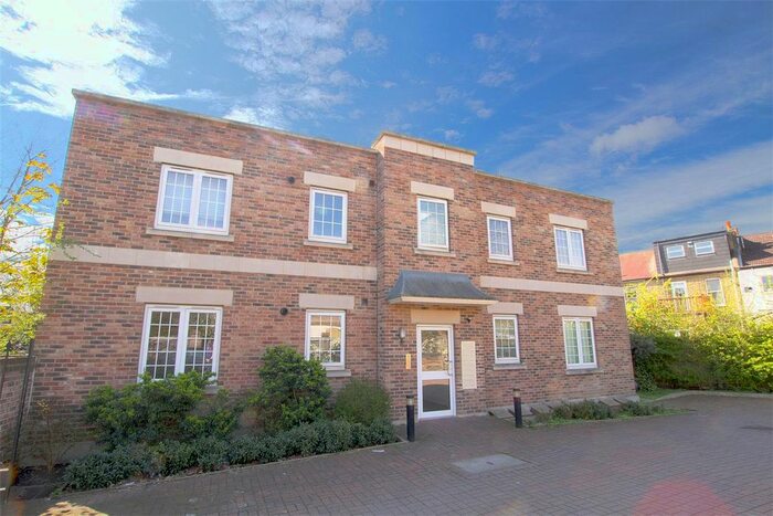 1 Bedroom Flat To Rent In Northfield Avenue, London, W13