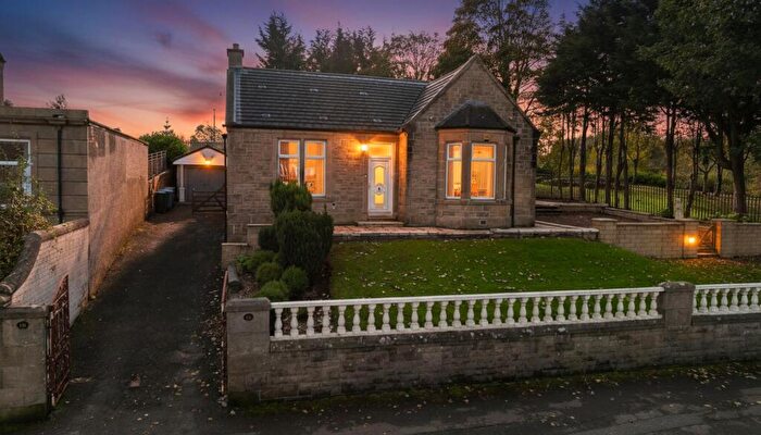 3 Bedroom Detached House For Sale In West Main Street, Harthill, ML7