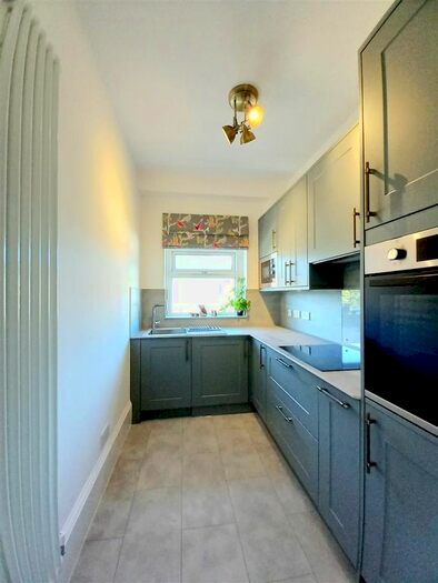 2 Bedroom Flat To Rent In Granville Road, Broadstairs, CT10