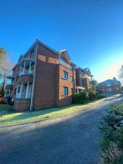 2 Bedroom Flat To Rent In King's Manor, Belfast, BT5