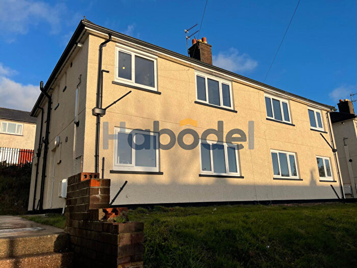 1 Bedroom Flat To Rent In Whinfield Close, Braithwaite, Keighley, BD22