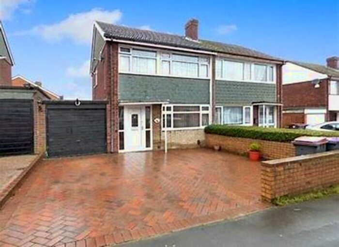 3 Bedroom Semi-Detached House To Rent In Teagues Crescent, Trench, Telford, TF2