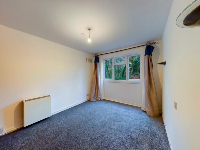 2 Bedroom Apartment To Rent In Ashby Court, Hemel Hempstead, Hertfordshire, HP2